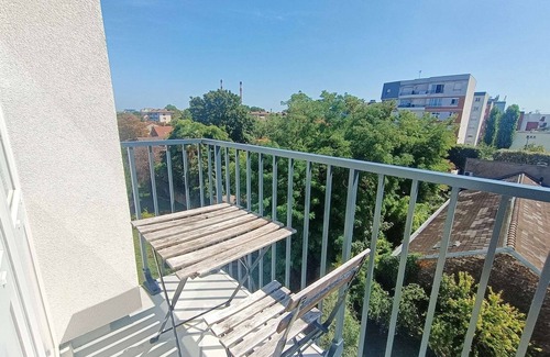 Vitry-sur-Seine Apartment | Le Petit Rosier in Vitry-sur-Seine, 20 minutes from central Paris and Orly airport