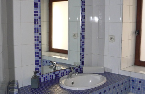 Clermont Ferrand City Centre House | Experience Le Petit Siam: Cozy Room in Clermont-FD Center