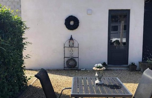 Libin House | Relaxing Retreat: Le Petit Studio with Pool & Hot Tub