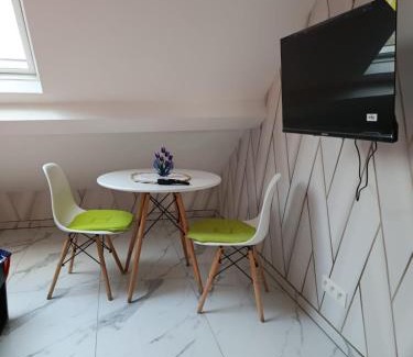 Gosselies House | Le petit Tagidor - 5 suites - 2 kitchens - 5 bathrooms