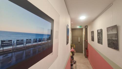 Jean-Medecin Hotel | Discover Le Petit Trianon: Oceanfront Suites Await You