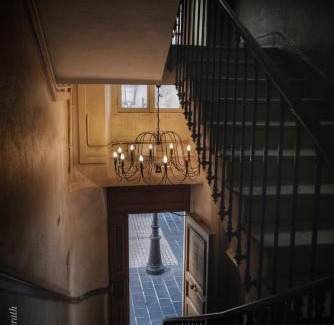 Jean-Medecin Hotel | Discover Le Petit Trianon: Oceanfront Suites Await You