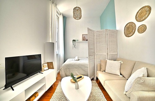 Fouras Apartment | Le Petit Vauban - Beachfront Getaway with Ocean Views