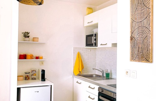 Saint-Denis Apartment | Experience Le Pétrel: Panoramic Ocean Views & Spa Retreat