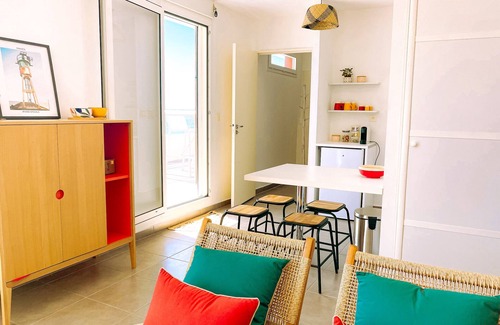 Saint-Denis Apartment | Experience Le Pétrel: Panoramic Ocean Views & Spa Retreat
