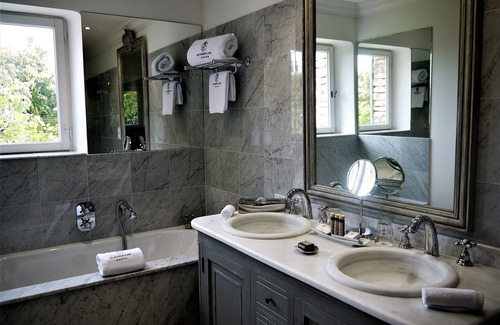 Joucas Hotel | Discover Le Phébus & Spa: 5-Star Relaxation Awaits