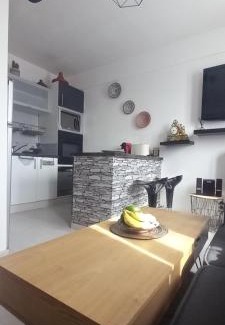 La Maladrerie Apartment | Tranquil Le Phenix: Family-Friendly Retreat with Dining