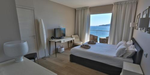 Pinarellu Hotel | Idyllic Le Pinarello: 4-Star Retreat with Oceanfront Bliss