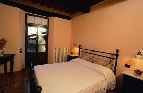 Castiglione d'Orcia House | Pet-Friendly Le Piane with Pool & Wheelchair Access