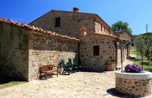 Castiglione d'Orcia House | Pet-Friendly Le Piane with Pool & Wheelchair Access