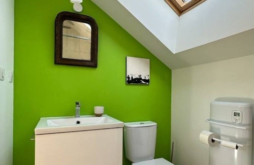 Suce-sur-Erdre Apartment | Cozy Le Pic-vert: Perfect Getaway for Two with Pool Access