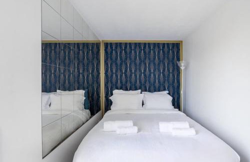 Bobigny Apartment | Serene Le Picasso: Quiet Terrace near Metro 5