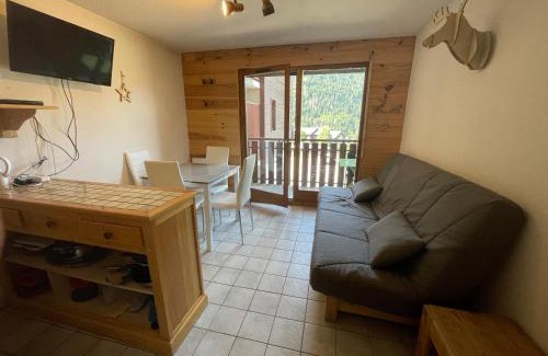 Saint-Jean-dʼAulps Apartment | Cozy Studio at Le Pied des Pistes with Valley Views