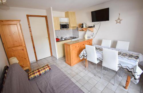 Saint-Jean-dʼAulps Apartment | Cozy Studio at Le Pied des Pistes with Valley Views