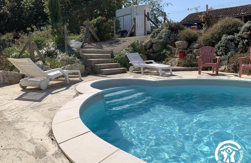 Verlus House | Pet-Friendly Retreat at Le Pigeonnier de Bouheben