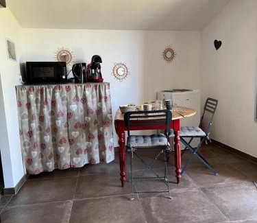 Gourdon House | Enchanting Stay at Le Pigeonnier de Coupiac - Rated 9.1/10