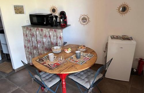 Gourdon House | Enchanting Stay at Le Pigeonnier de Coupiac - Rated 9.1/10