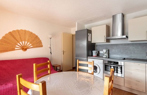 Rayol-Canadel-sur-Mer Apartment | Oceanfront Getaway at Le Plein Soleil with Spa & Views