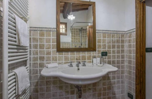 Montevarchi Apartment | Discover Le Poggiole: Pet-Friendly with Pool & Spa