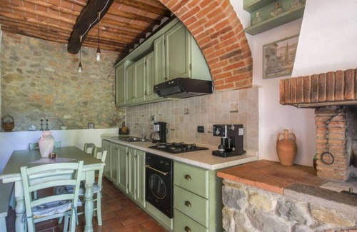 Montevarchi Apartment | Discover Le Poggiole: Pet-Friendly with Pool & Spa