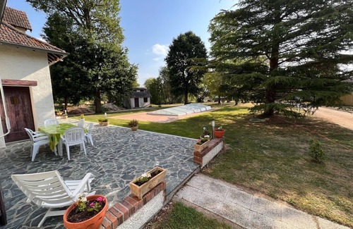 Saint-Hilaire-de-Court Villa | Relax at Le Poirier au Roi: Villa with Heated Pool