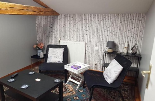 Clussais-la-Pommeraie Bed & Breakfast | Relax at Le Pommier Chambre d'hote with Oceanfront Bliss