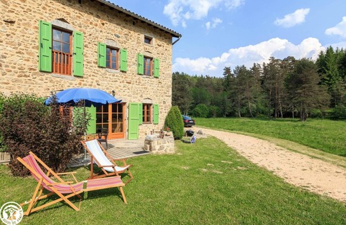 Sauvessanges House | Relaxing Retreat at Le Pont de Chaumat - Sauvessanges