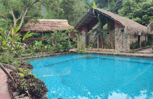 Lac Son Hotel | Discover Le Pont Mu Waterfall Homestay: Pet Friendly Retreat