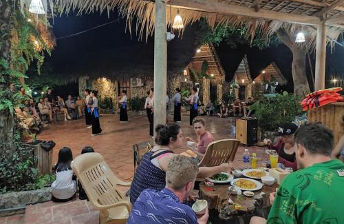 Lac Son Hotel | Discover Le Pont Mu Waterfall Homestay: Pet Friendly Retreat