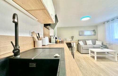 Limoges Apartment | Inviting Le Populaire: Bright and Family-Friendly Retreat
