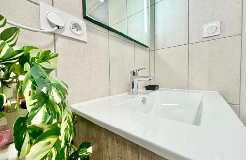 Limoges Apartment | Inviting Le Populaire: Bright and Family-Friendly Retreat