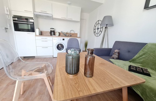 Lorient Apartment | Convenient Le Poulorio T2 Near Train Station with Spa