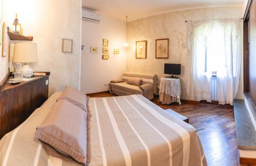 Viterbo Bed & Breakfast | Oceanfront Retreat: Le Pozze Terme B&B with Pool & Dining
