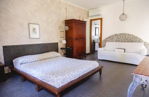 Viterbo Bed & Breakfast | Oceanfront Retreat: Le Pozze Terme B&B with Pool & Dining