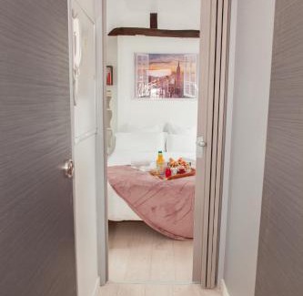 Sens Apartment | Le Premier - Cozy T2 Steps from City Center, Rated 8.8