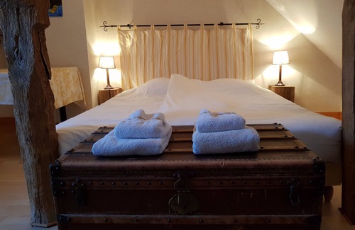Neuille Cottage | Exquisite Cottage "Le Pressoir" with Pool and Ocean Views