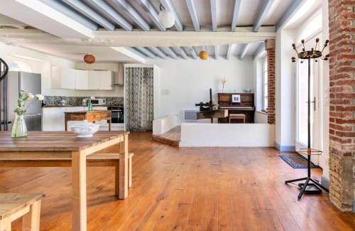 Dumes House | Discover the Comfort of Le Pressoir du Château de Framboise