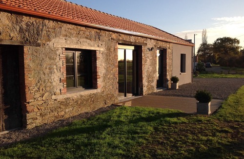Chaumes-en-Retz Cottage | Discover Le Pressoir: Nature Retreat with Oceanfront Views