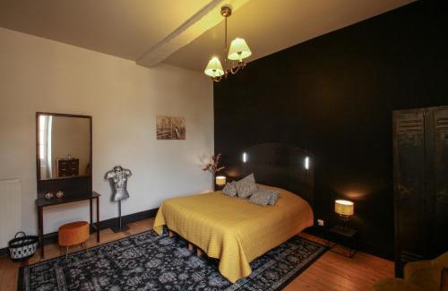 Noyers-sur-Serein House | Experience Oceanfront Bliss at LE PRIEURÉ - Rated 9.2/10