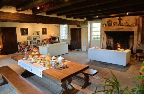 Azay-le-Brule House | Experience Comfort at Le Prieuré Saint Barthélémy