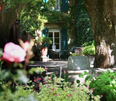 Villeneuve-les-Avignon Hotel | Experience Elegance at Le Prieure - Oceanfront Retreat