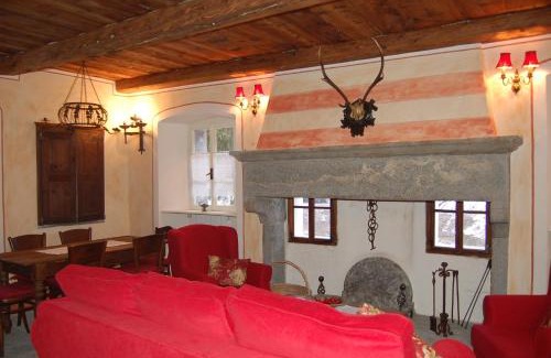 Piedilago Apartment | Discover Le Primule: Pet and Child-Friendly Retreat