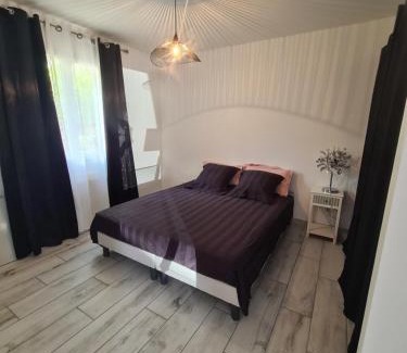 Veyras House | Cozy Le ptit cocon ardechois with Family-Friendly Amenities