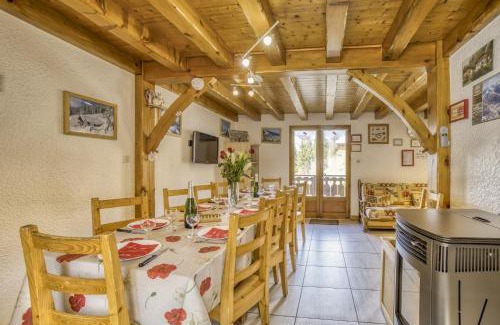 Les Carroz-d'Araches Ski Chalet | Explore Family-Friendly Comfort at Le ptit grenier