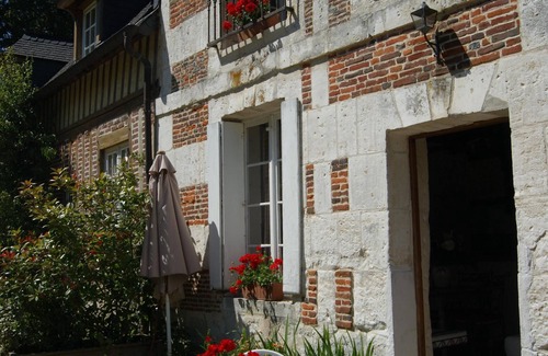 Bretteville-du-Grand Caux Cottage | Inviting Normandy Cottage with Pool and Ocean Views