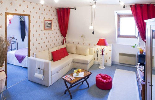 Richelieu Hotel | Discover Le Puits Doré – Hotel with Spa and Family Dining