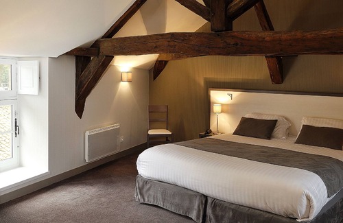 Richelieu Hotel | Discover Le Puits Doré – Hotel with Spa and Family Dining