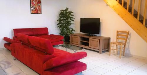 Chambretaud House | Discover Comfort Near Puy du Fou: Family-Friendly Gite