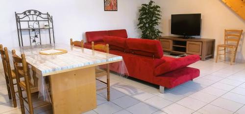 Chambretaud House | Discover Comfort Near Puy du Fou: Family-Friendly Gite