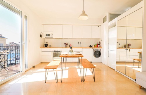 Opera Apartment | Experience Le Pythéas: Ocean View and Rooftop Terrace